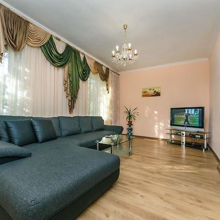 Two Bedroom Apartment On Liuteranska Street Kiev Bagian luar foto